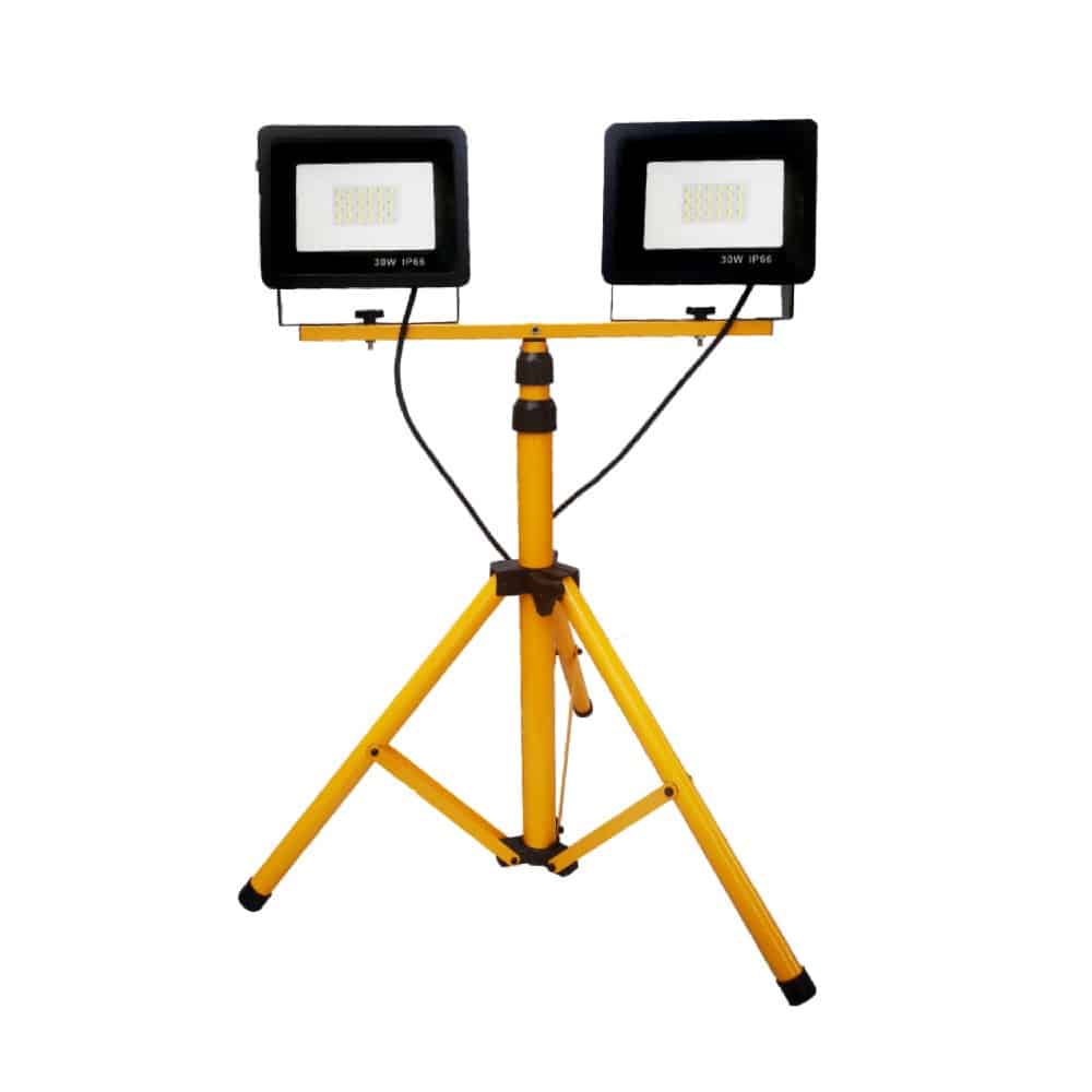 2 פנסי הצפה מקצועי על חצובה 50Wx2 - פטיש ומסמר